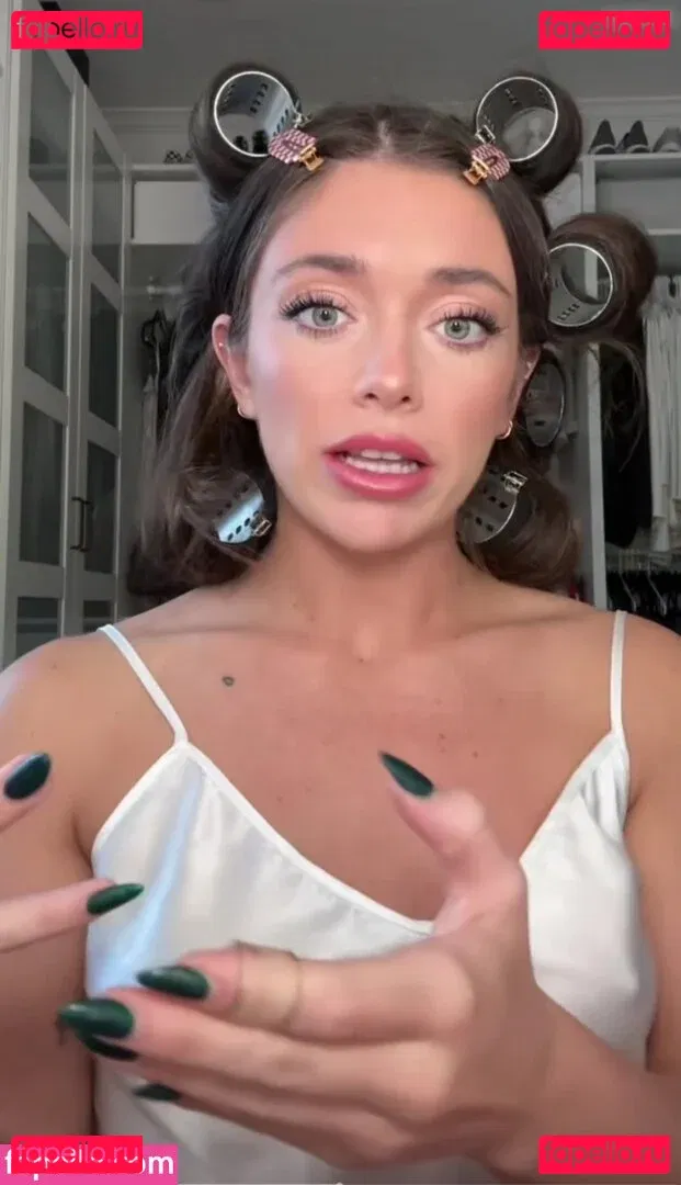 Tabitha Swatosh Onlyfans Photo Gallery 