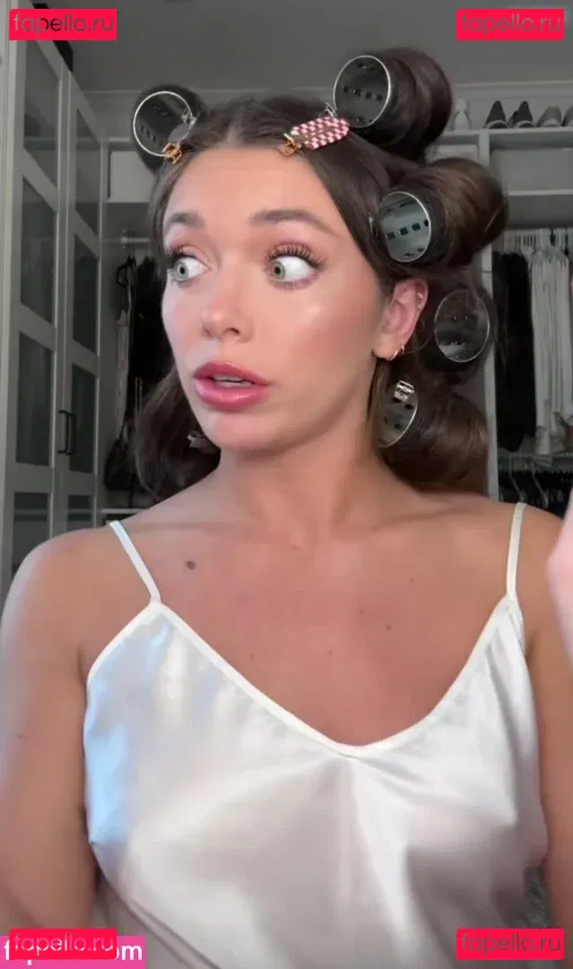 Tabitha Swatosh Onlyfans Photo Gallery 