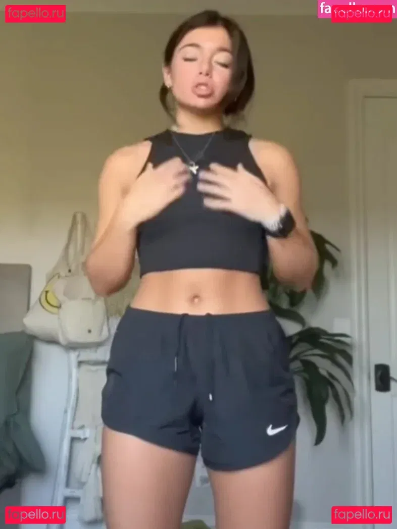 Tabitha Swatosh Onlyfans Photo Gallery 