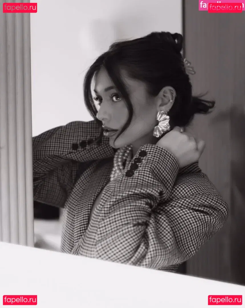 Tabitha Swatosh Onlyfans Photo Gallery 