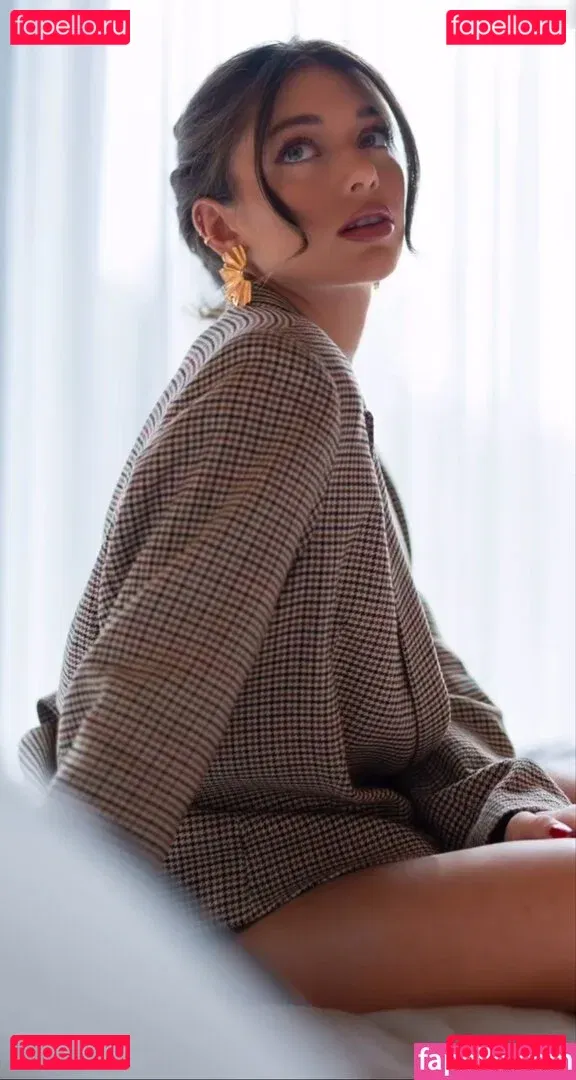 Tabitha Swatosh Onlyfans Photo Gallery 