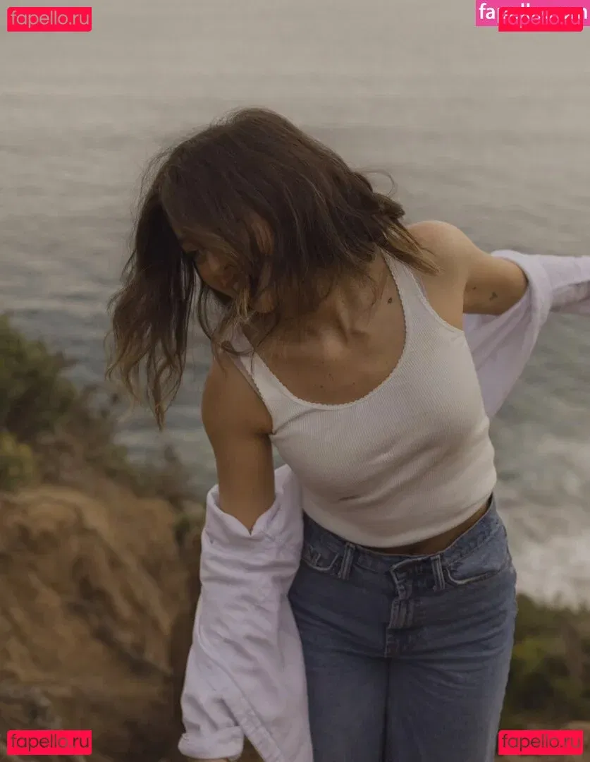 Tabitha Swatosh Onlyfans Photo Gallery 