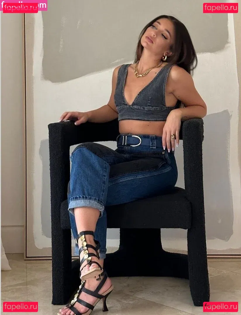 Tabitha Swatosh Onlyfans Photo Gallery 