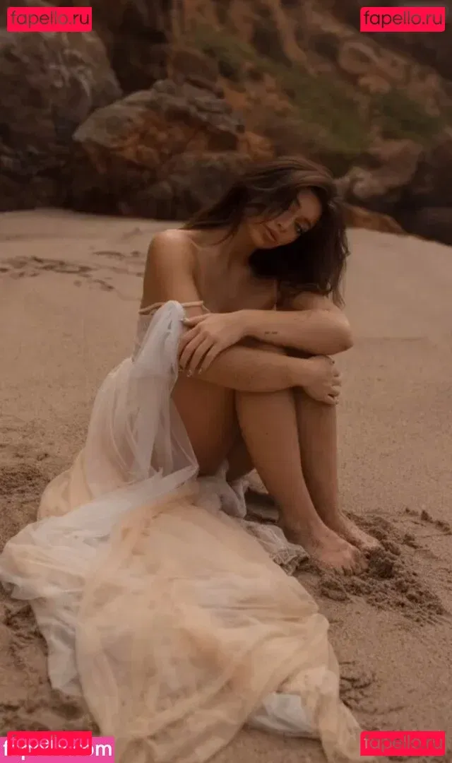 Tabitha Swatosh Onlyfans Photo Gallery 