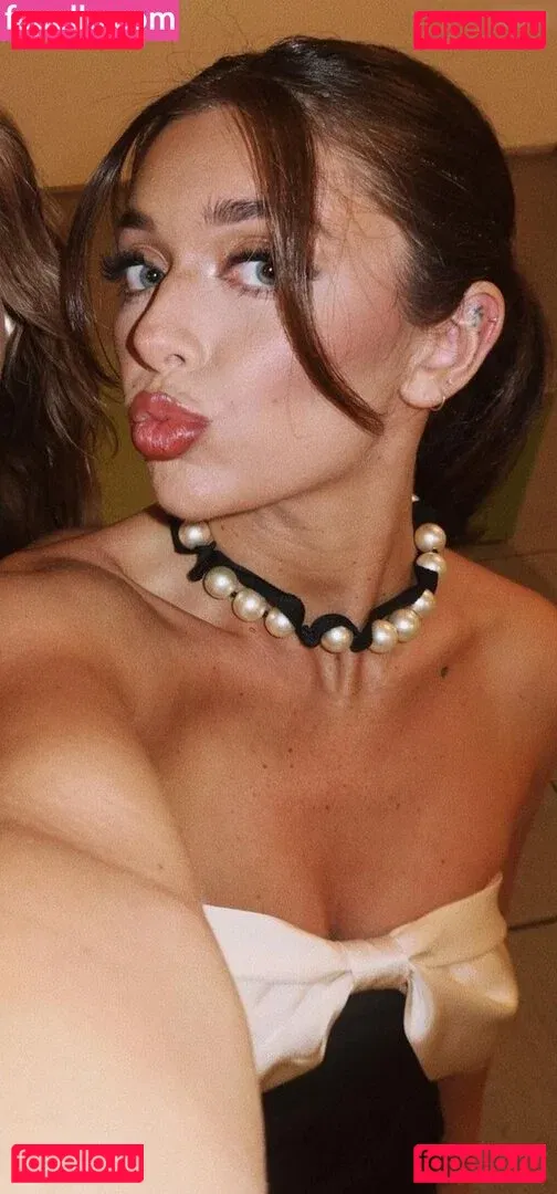 Tabitha Swatosh Onlyfans Photo Gallery 