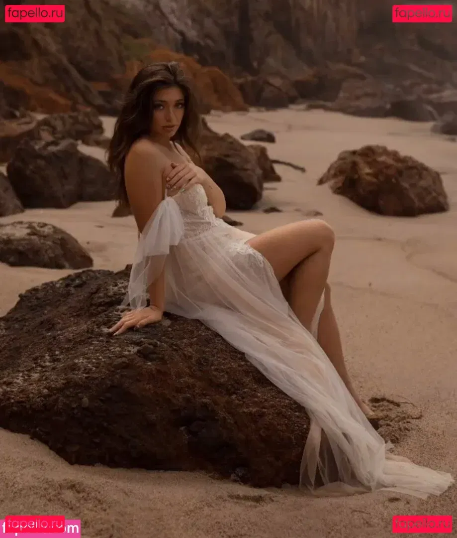 Tabitha Swatosh Onlyfans Photo Gallery 