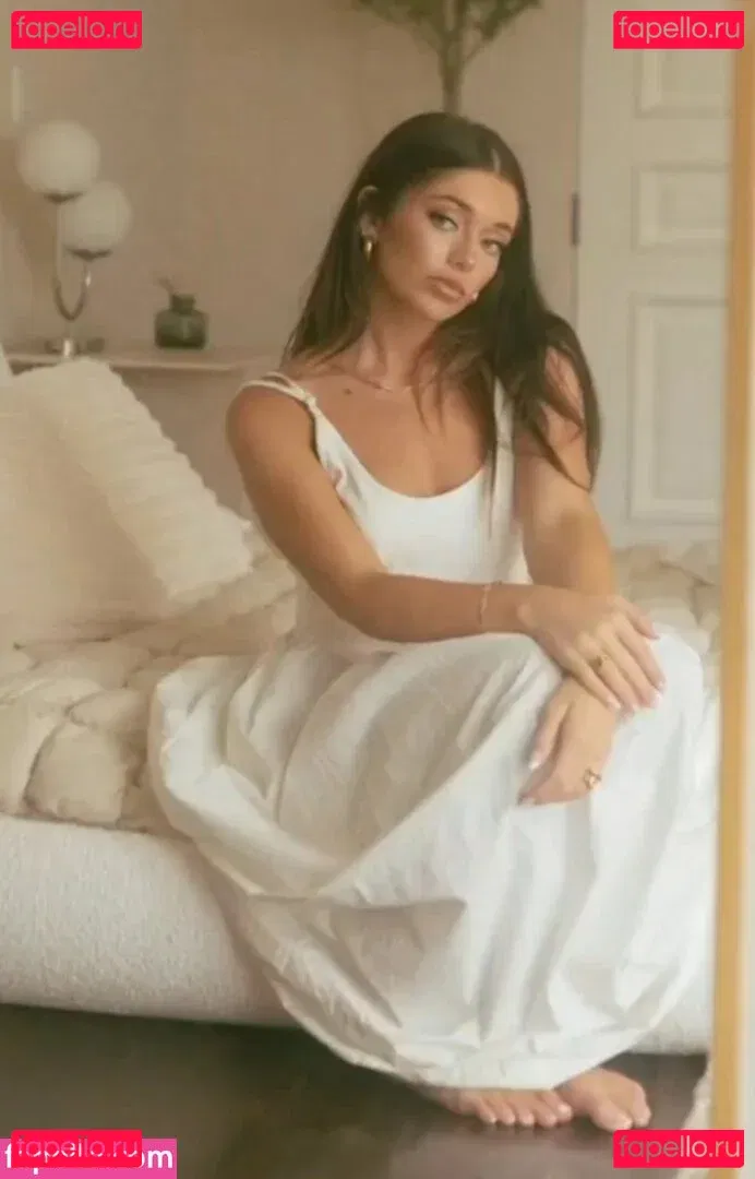 Tabitha Swatosh Onlyfans Photo Gallery 