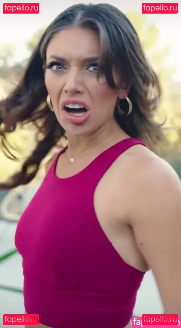 Tabitha Swatosh Onlyfans Photo Gallery 