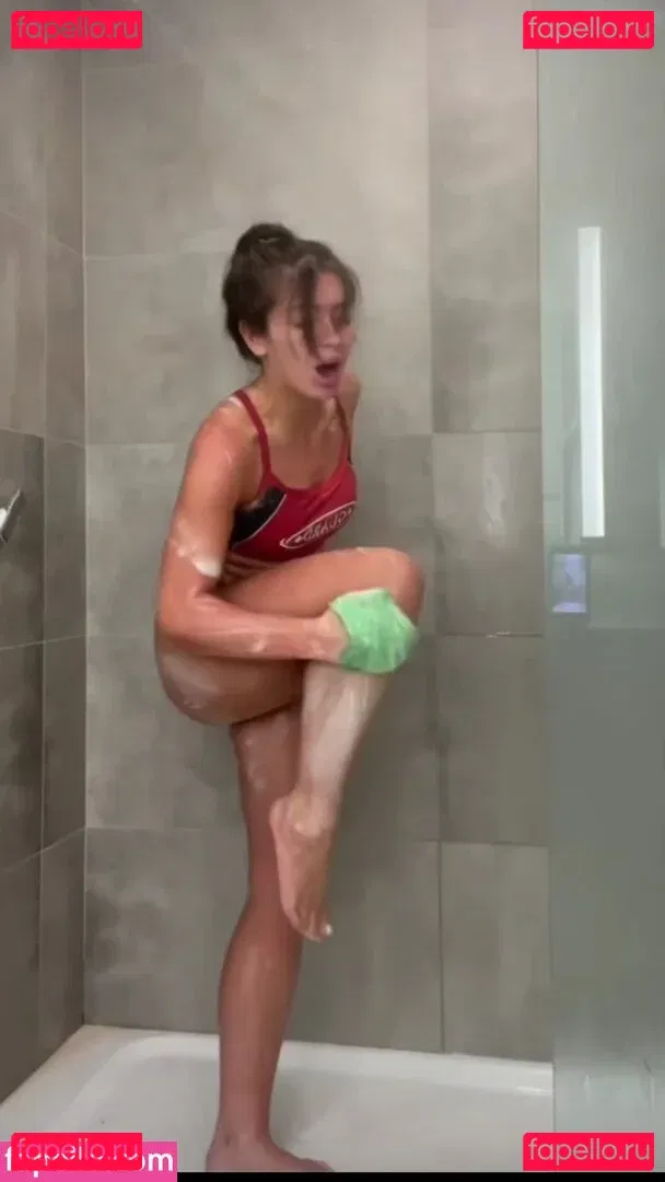 Tabitha Swatosh Onlyfans Photo Gallery 