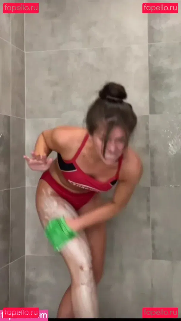 Tabitha Swatosh Onlyfans Photo Gallery 