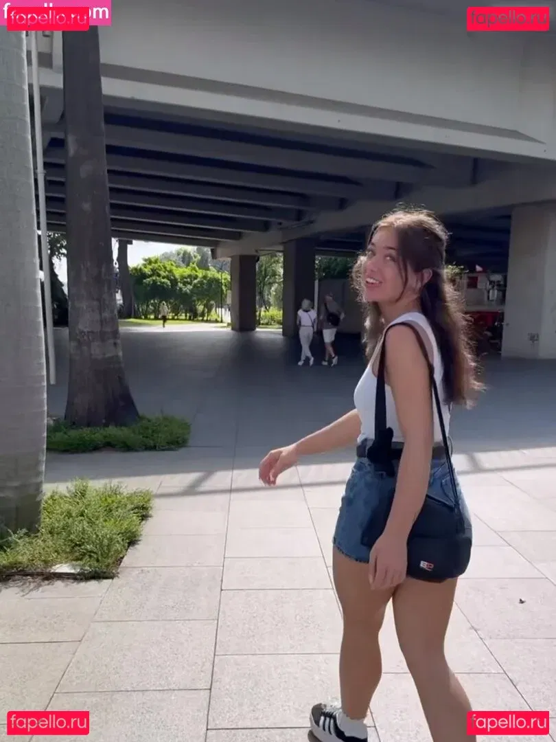 Tabitha Swatosh Onlyfans Photo Gallery 