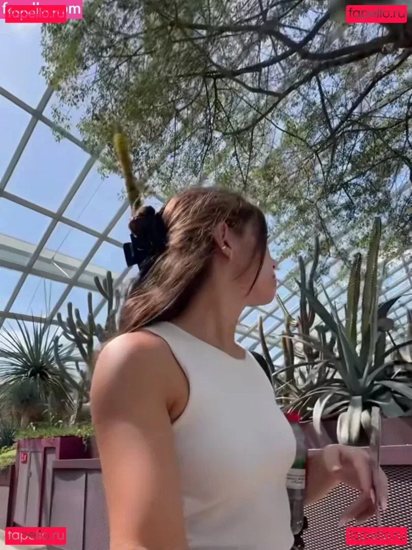 Tabitha Swatosh Onlyfans Photo Gallery 