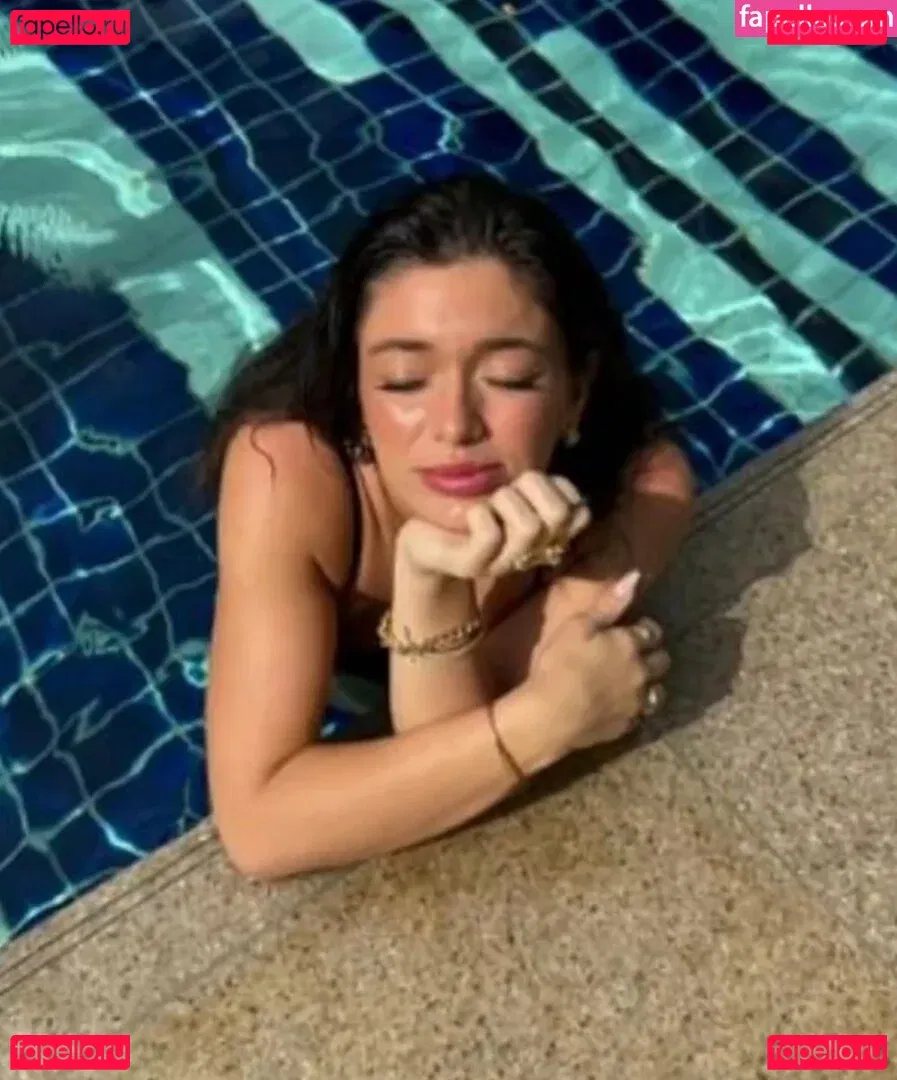 Tabitha Swatosh Onlyfans Photo Gallery 