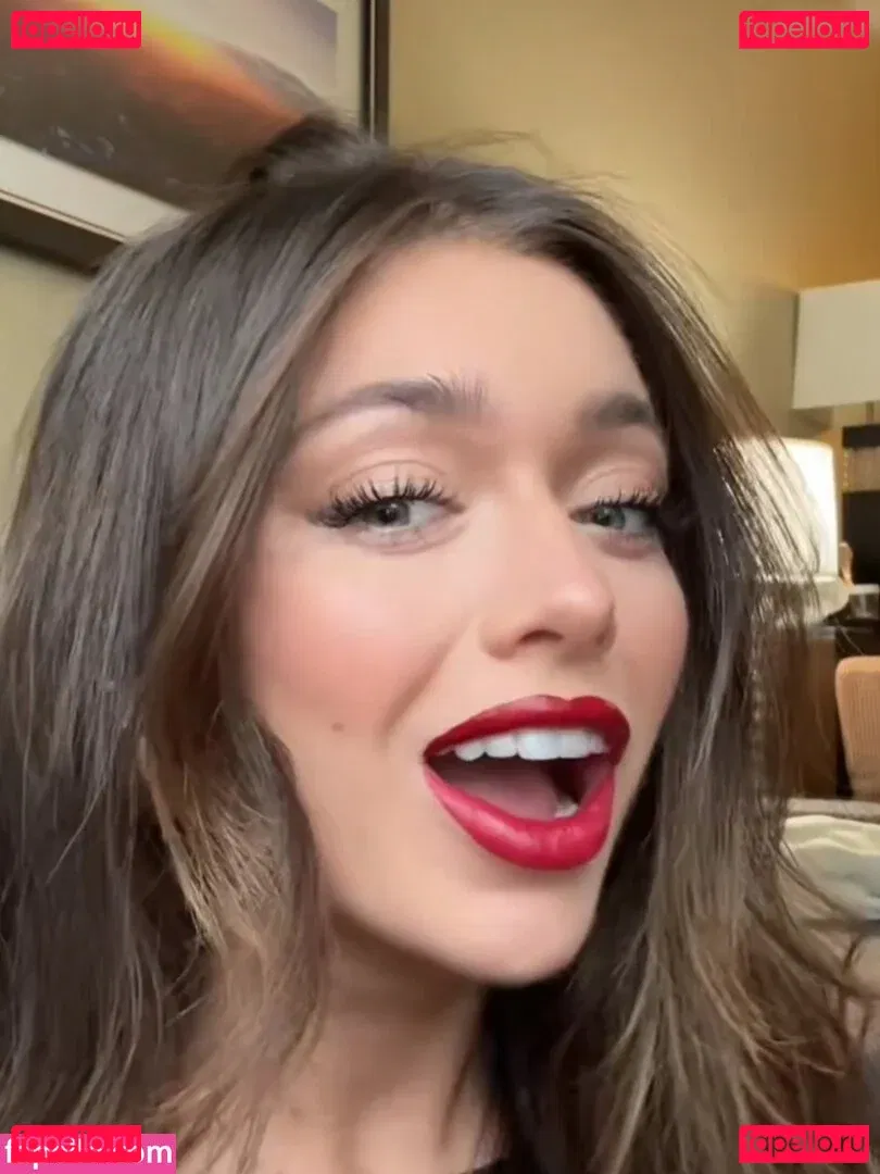 Tabitha Swatosh Onlyfans Photo Gallery 