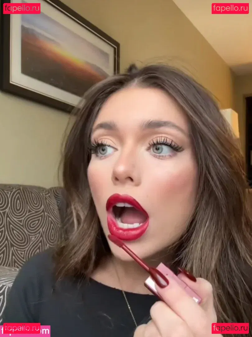 Tabitha Swatosh Onlyfans Photo Gallery 