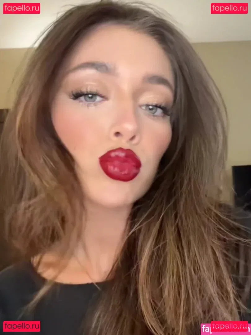 Tabitha Swatosh Onlyfans Photo Gallery 