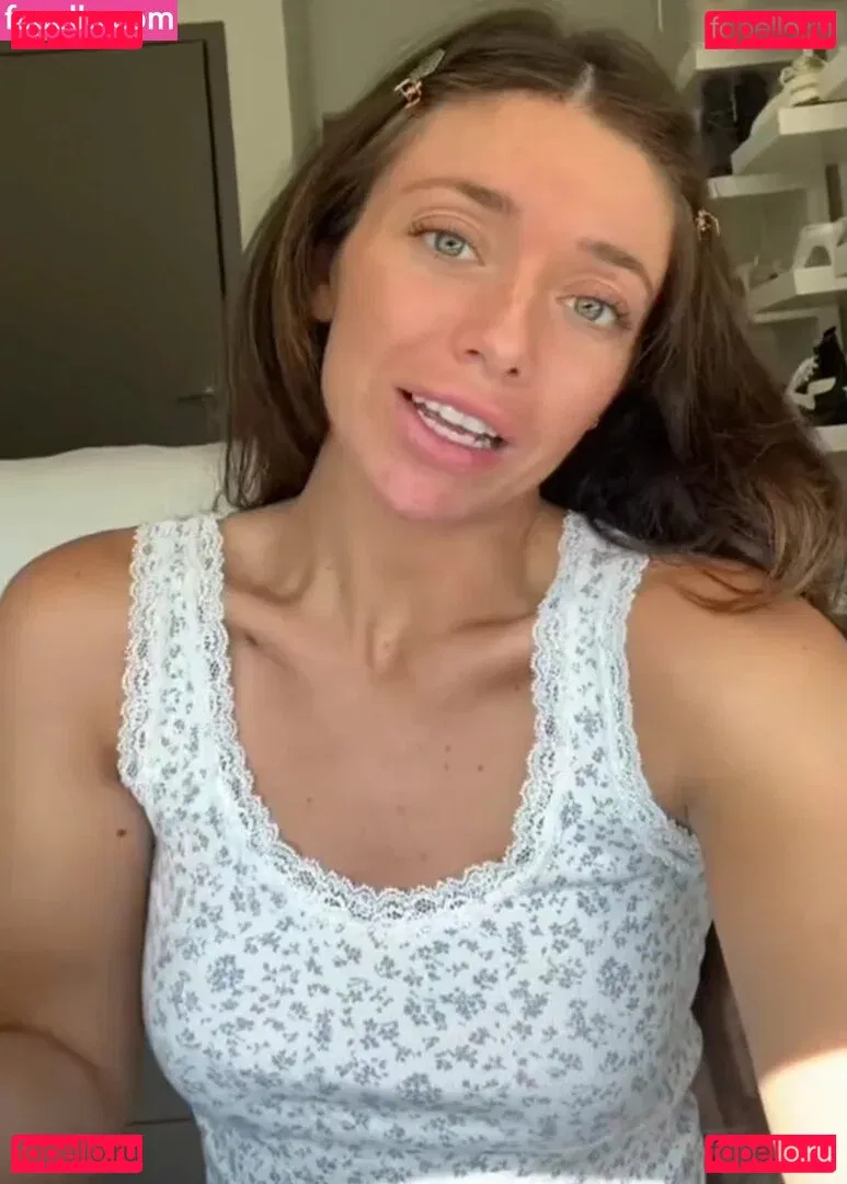 Tabitha Swatosh Onlyfans Photo Gallery 