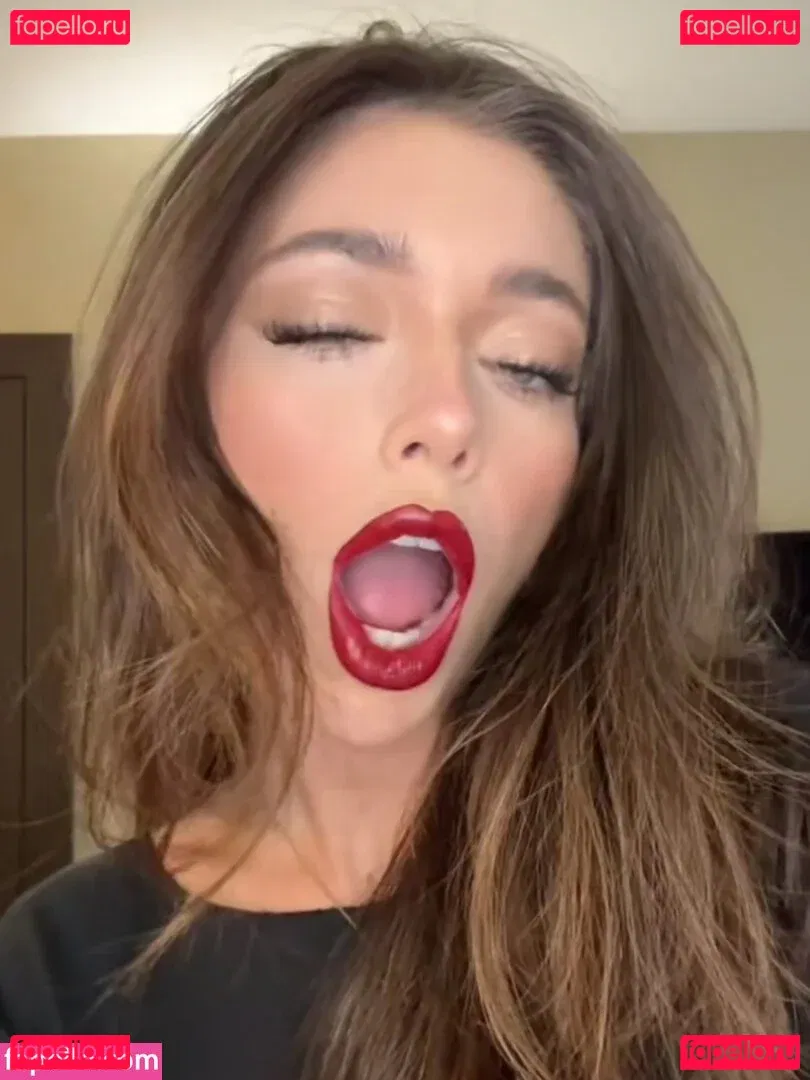 Tabitha Swatosh Onlyfans Photo Gallery 