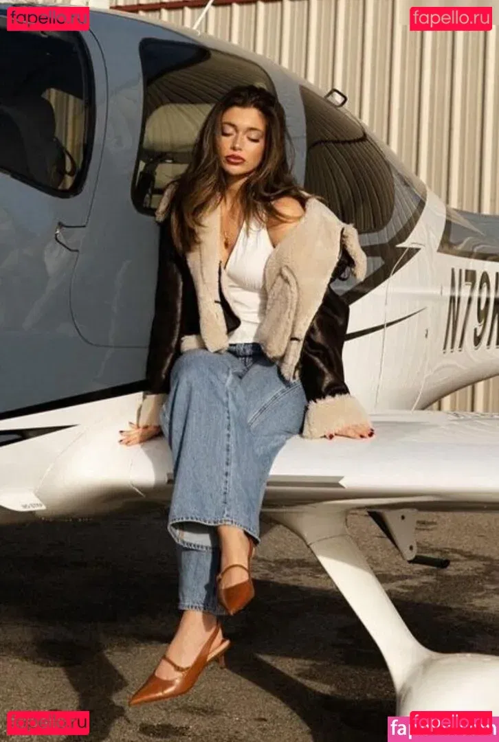 Tabitha Swatosh Onlyfans Photo Gallery 