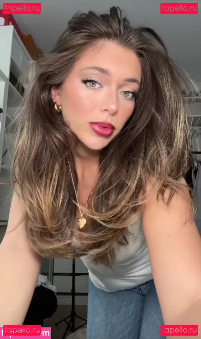 Tabitha Swatosh Onlyfans Photo Gallery 