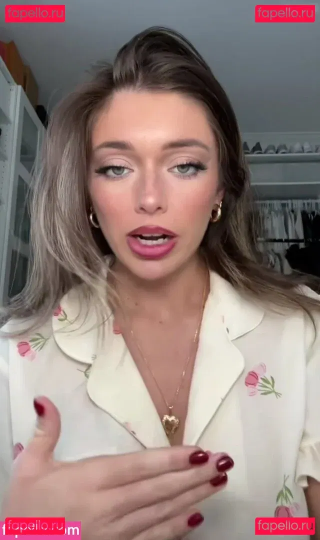 Tabitha Swatosh Onlyfans Photo Gallery 