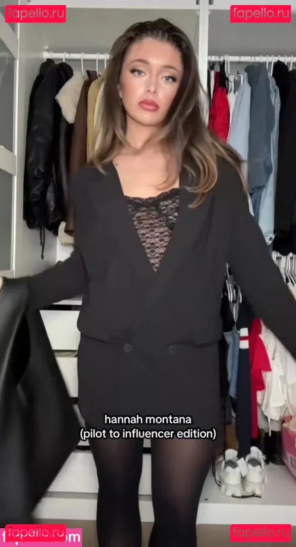 Tabitha Swatosh Onlyfans Photo Gallery 