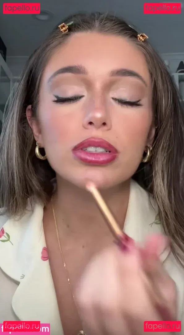 Tabitha Swatosh Onlyfans Photo Gallery 