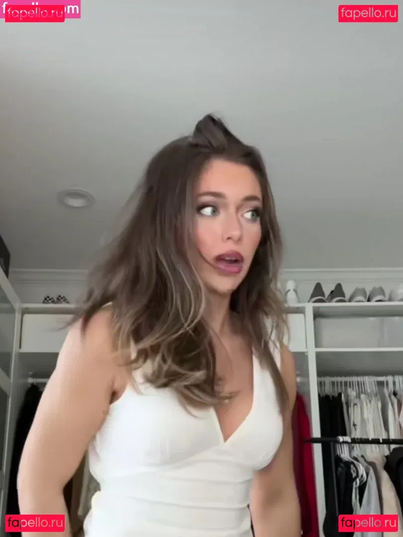 Tabitha Swatosh Onlyfans Photo Gallery 