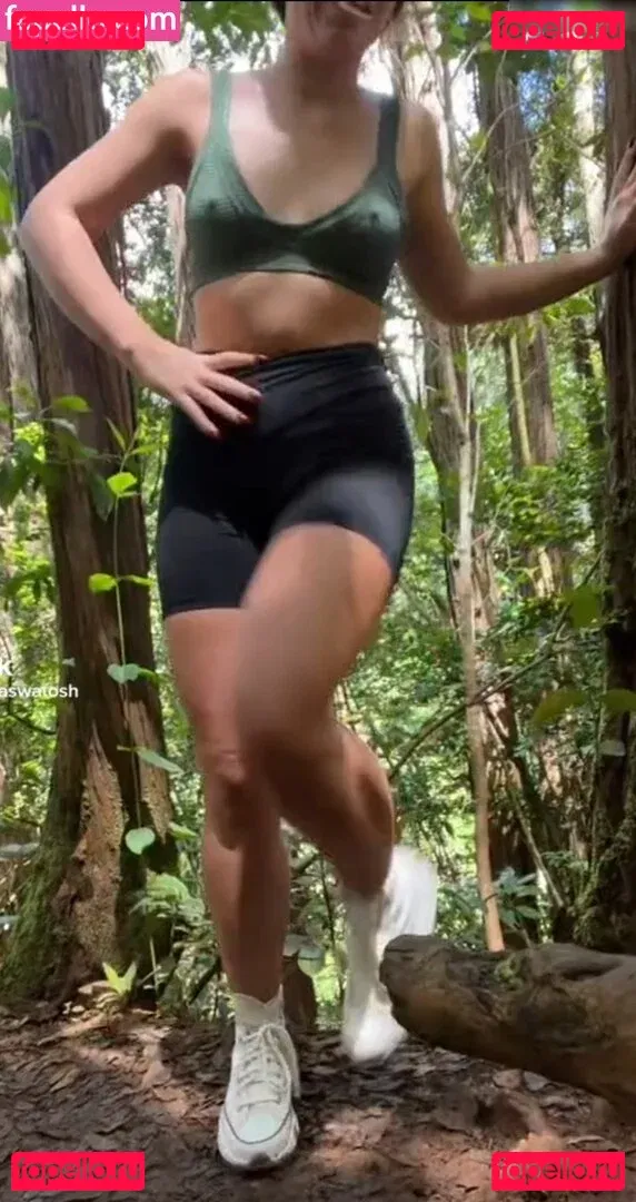 Tabitha Swatosh Onlyfans Photo Gallery 