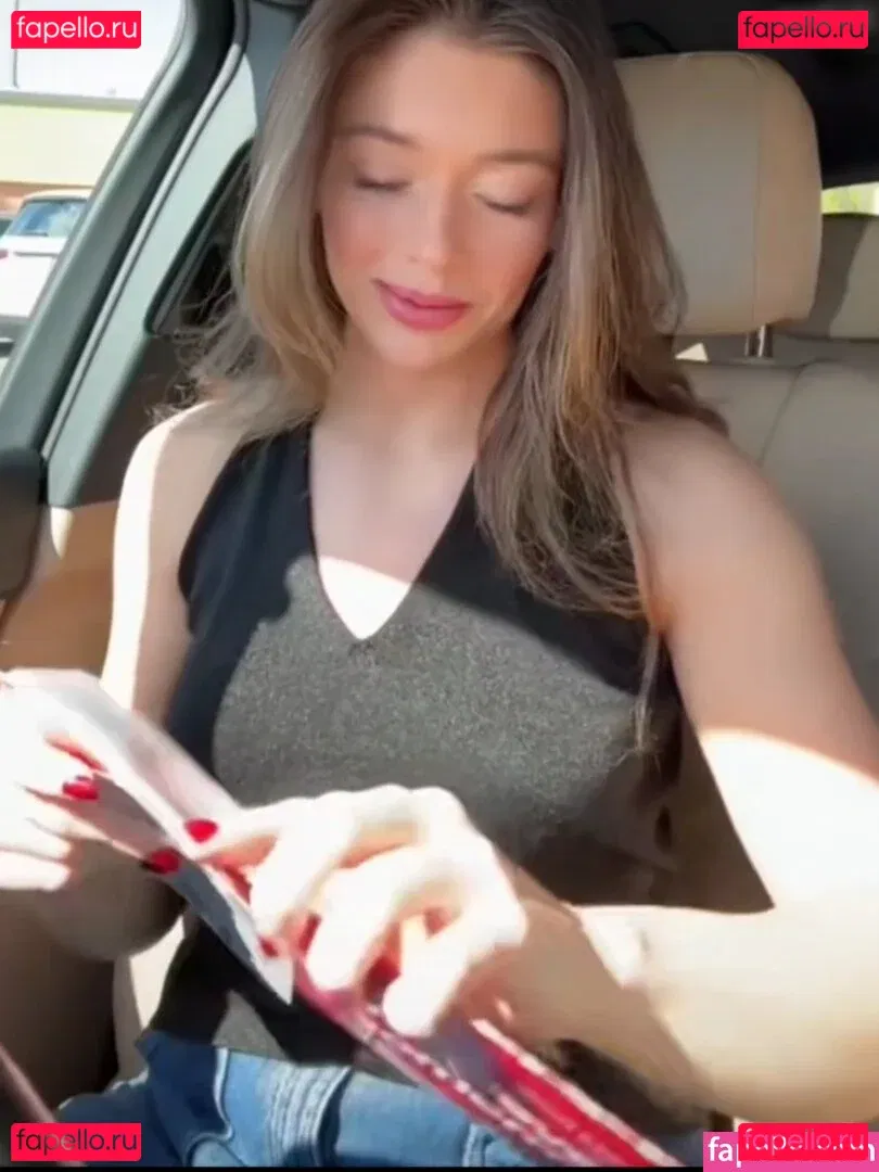 Tabitha Swatosh Onlyfans Photo Gallery 