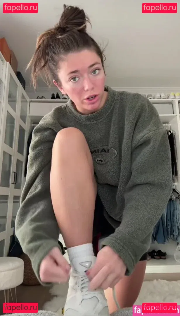 Tabitha Swatosh Onlyfans Photo Gallery 