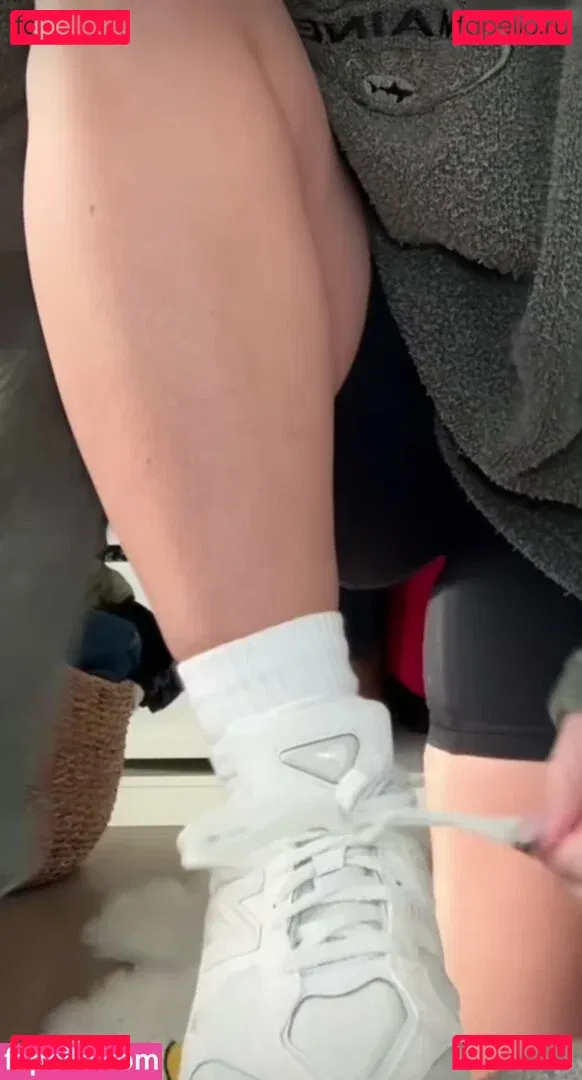 Tabitha Swatosh Onlyfans Photo Gallery 