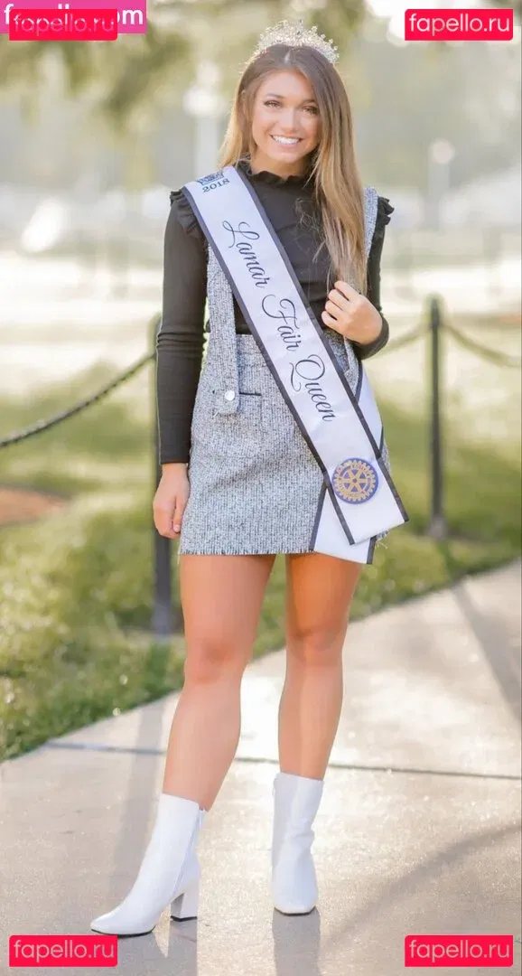 Tabitha Swatosh Onlyfans Photo Gallery 