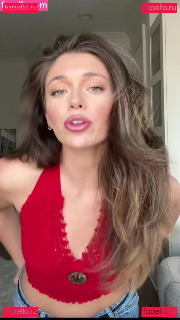 Tabitha Swatosh Onlyfans Photo Gallery 