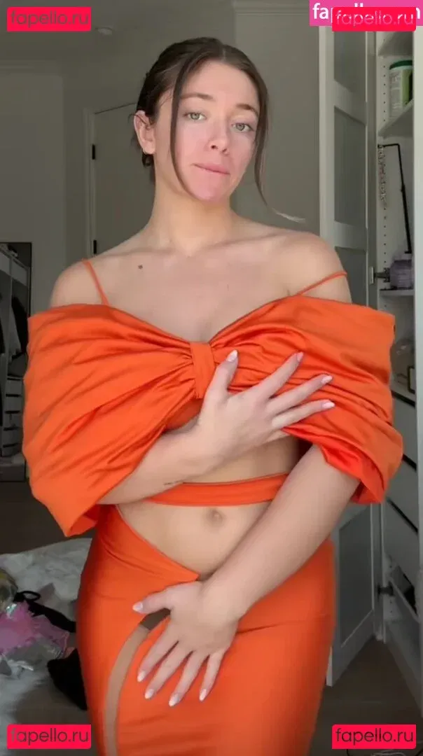 Tabitha Swatosh Onlyfans Photo Gallery 