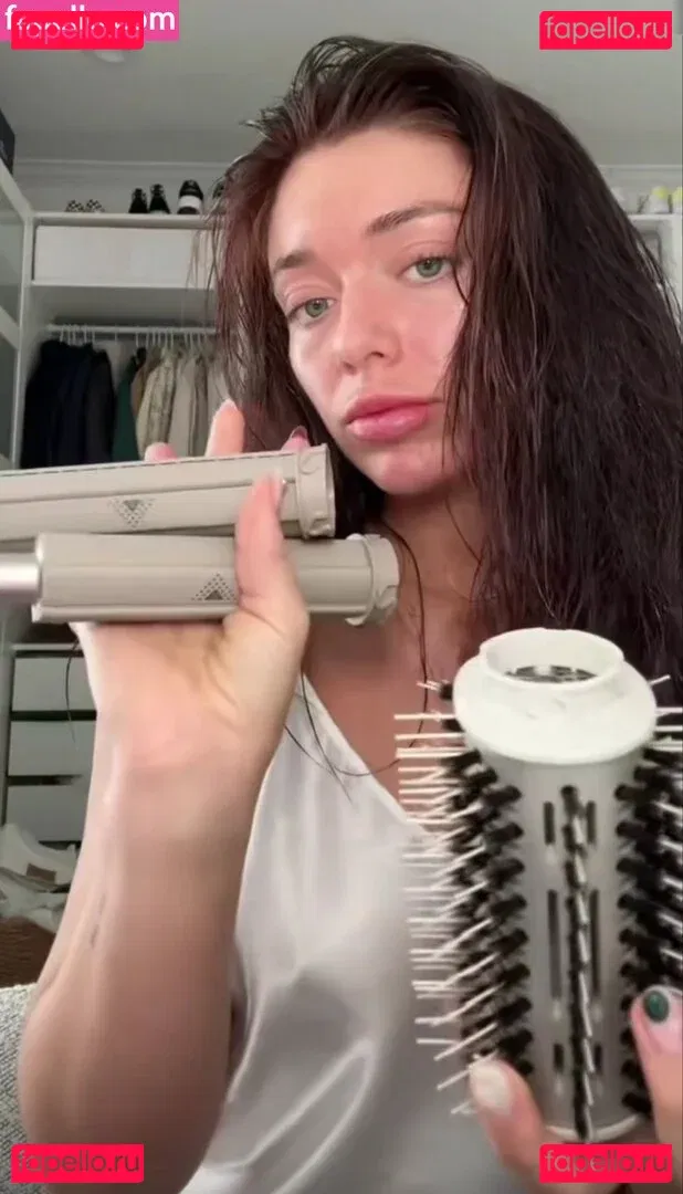 Tabitha Swatosh Onlyfans Photo Gallery 