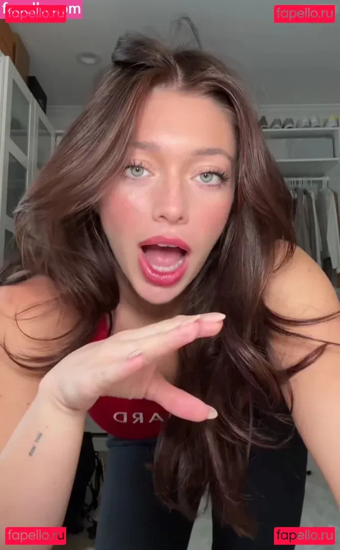 Tabitha Swatosh Onlyfans Photo Gallery 