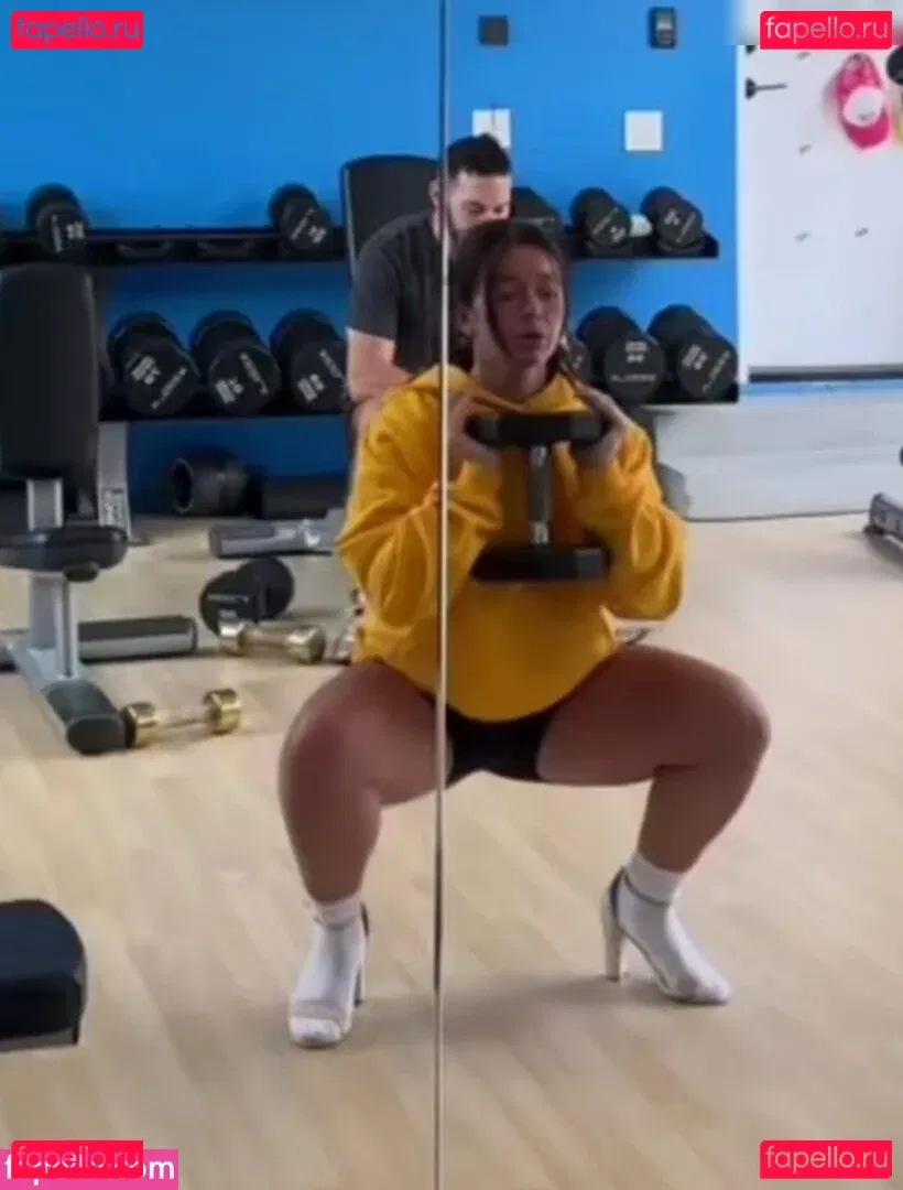 Tabitha Swatosh Onlyfans Photo Gallery 