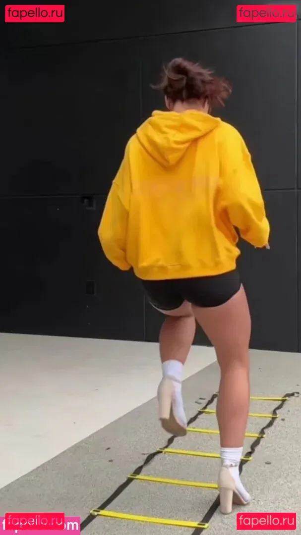 Tabitha Swatosh Onlyfans Photo Gallery 