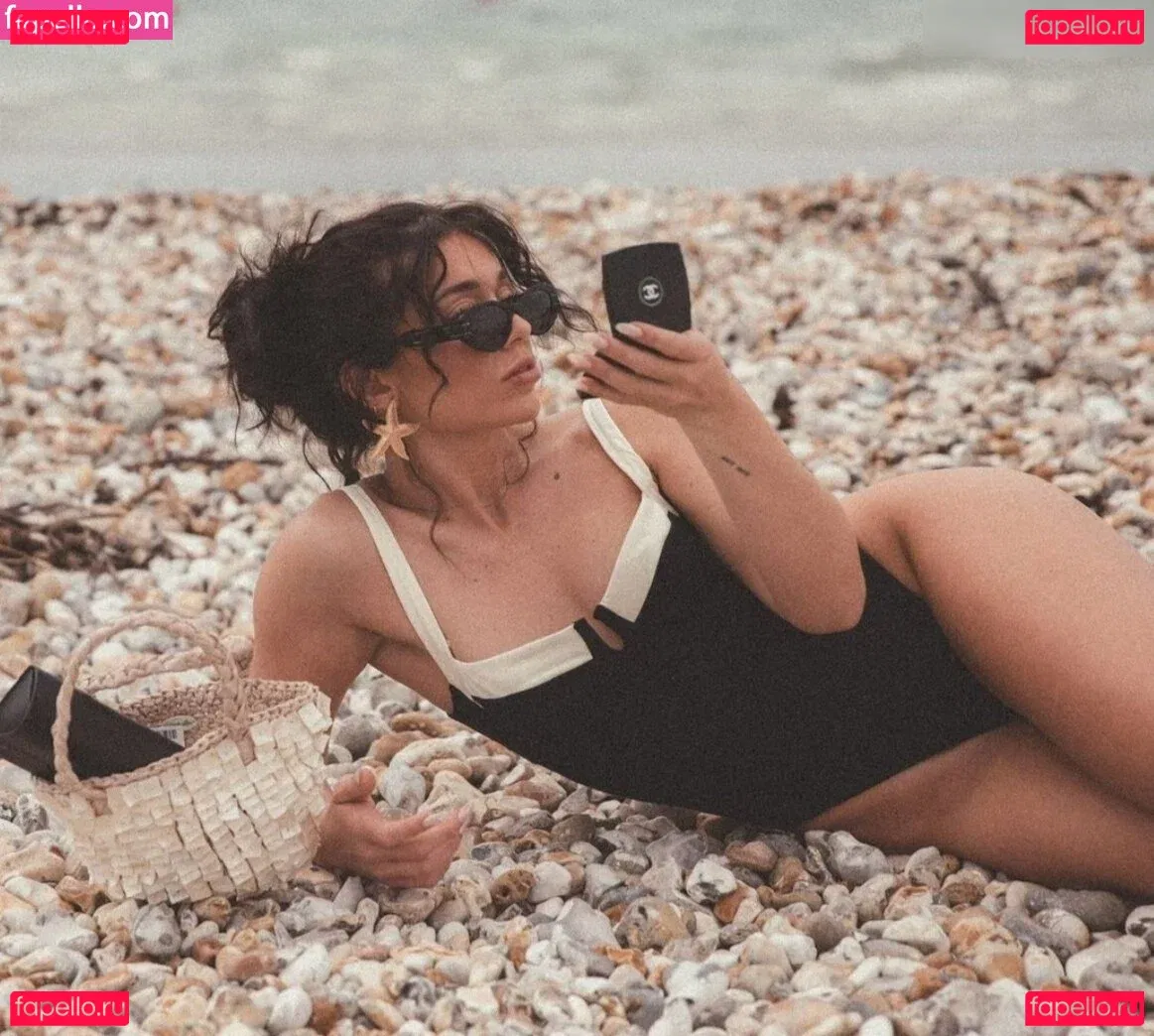 Tabitha Swatosh Onlyfans Photo Gallery 