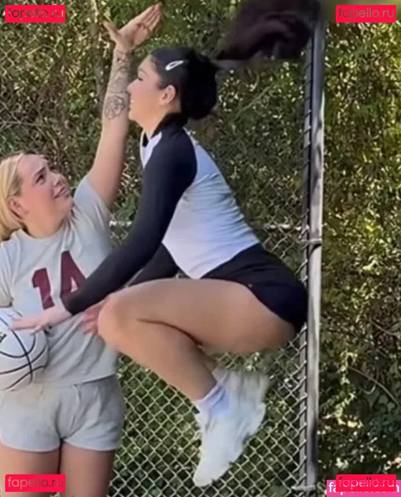 Tabitha Swatosh Onlyfans Photo Gallery 