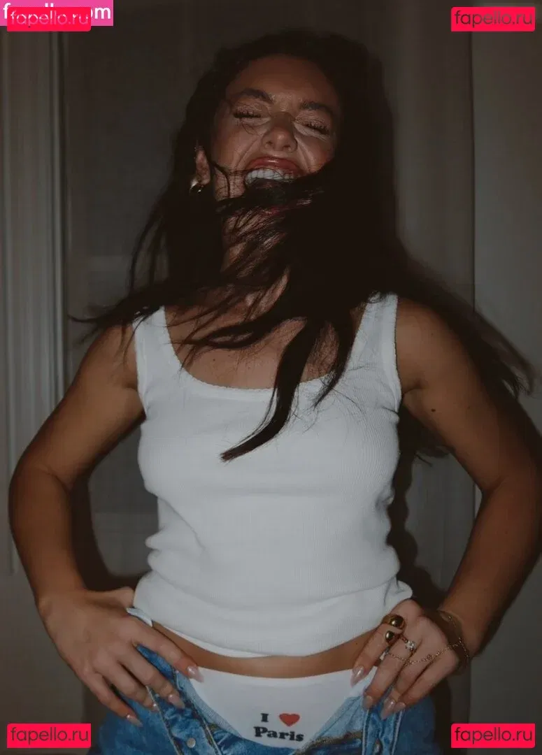 Tabitha Swatosh Onlyfans Photo Gallery 