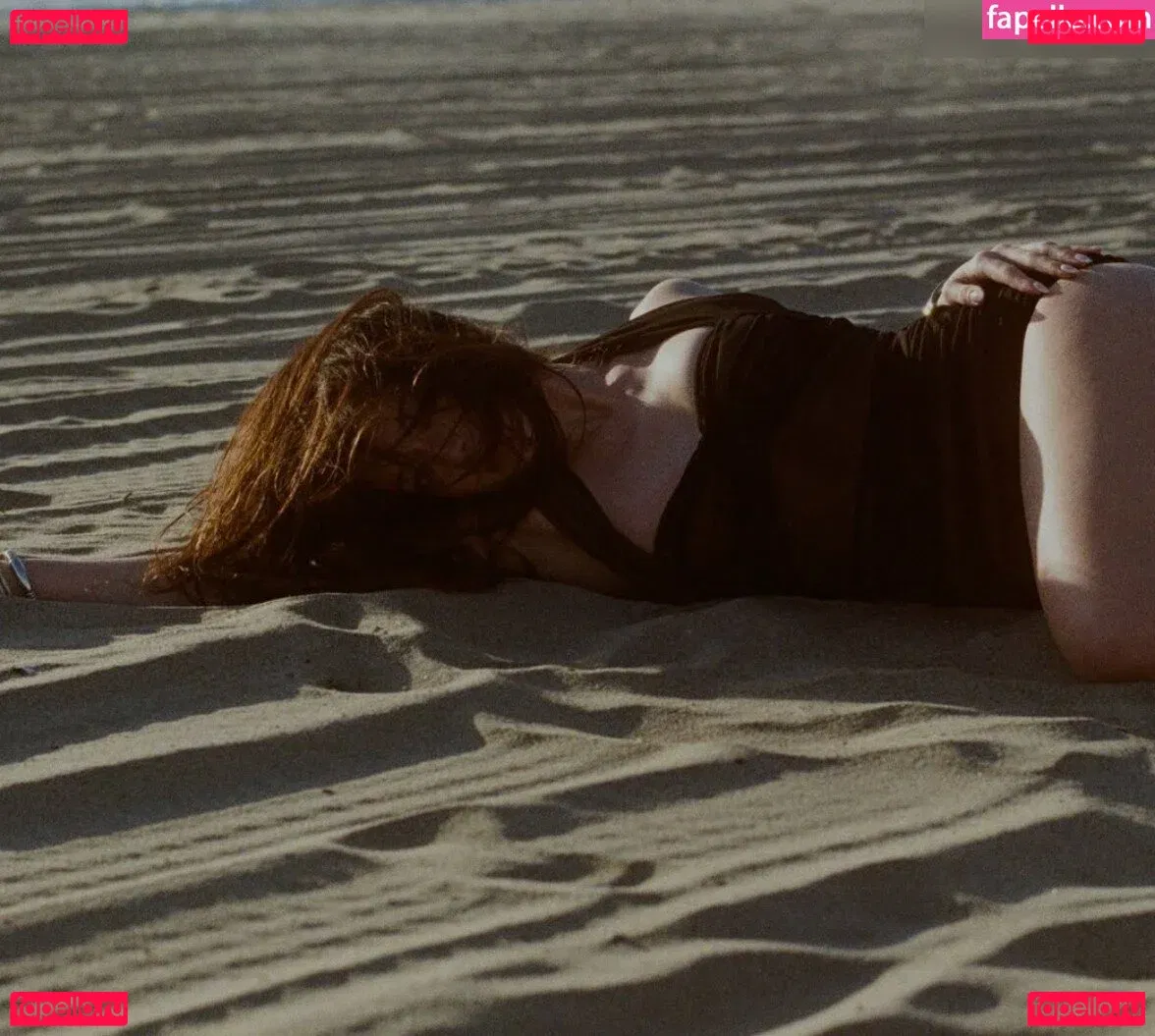 Tabitha Swatosh Onlyfans Photo Gallery 