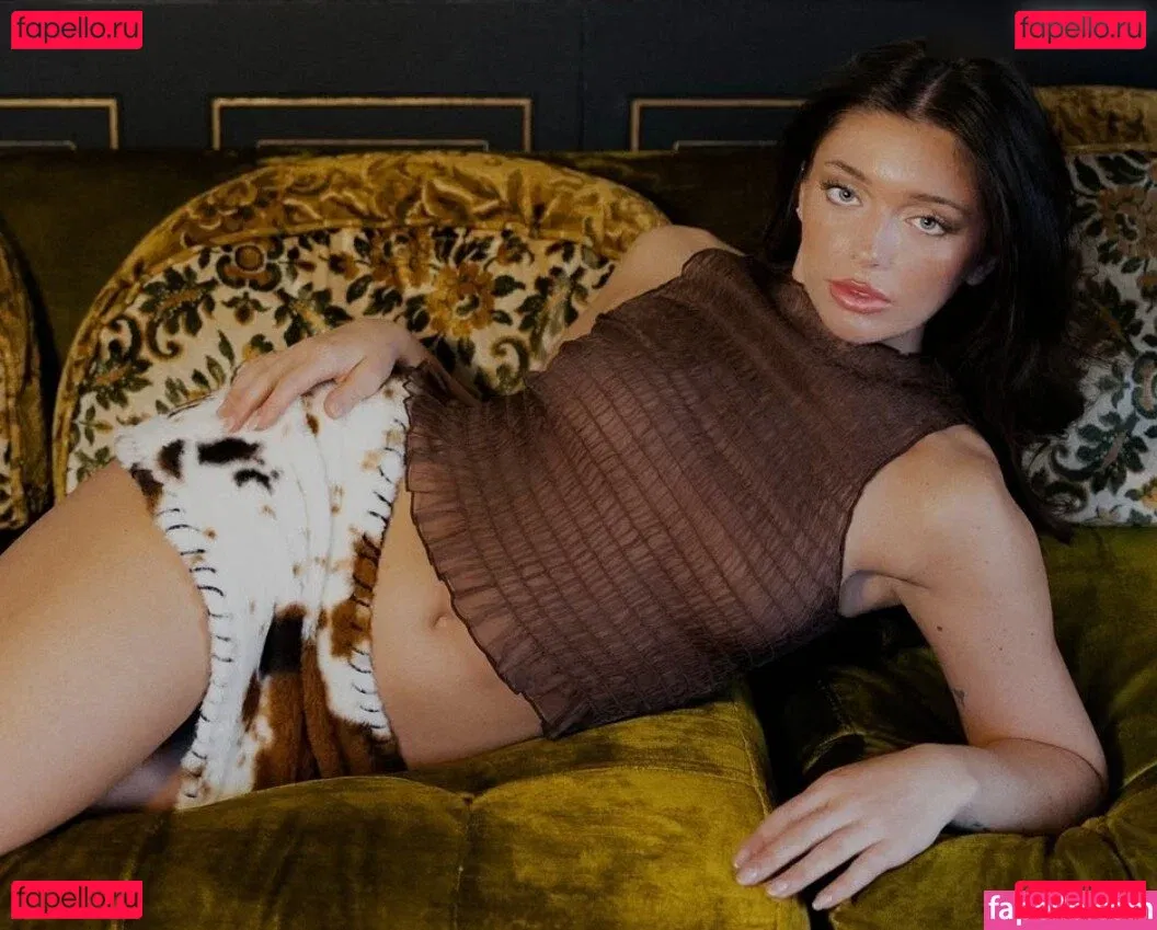 Tabitha Swatosh Onlyfans Photo Gallery 