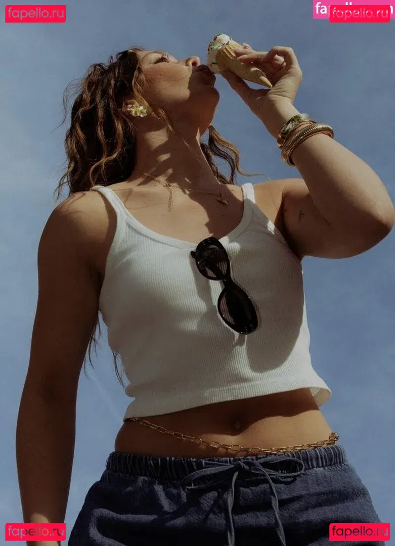 Tabitha Swatosh Onlyfans Photo Gallery 