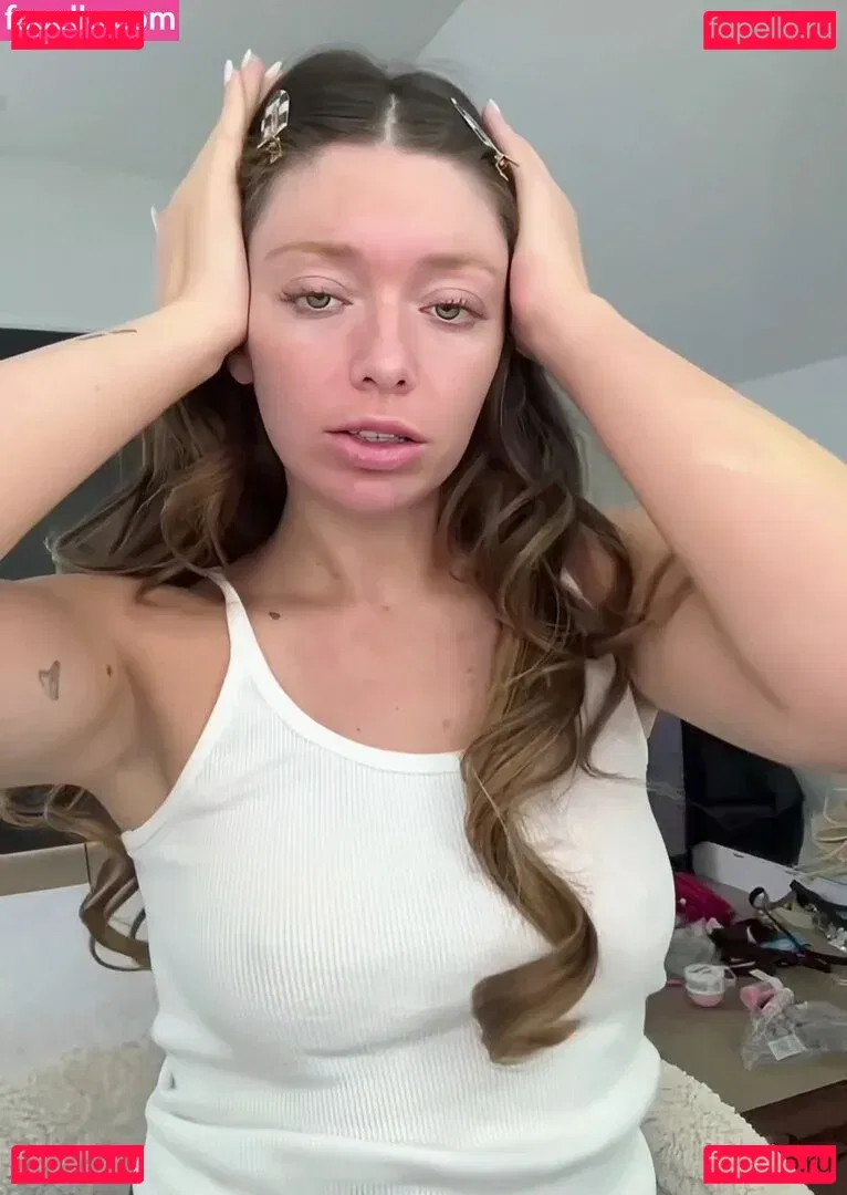 Tabitha Swatosh Onlyfans Photo Gallery 