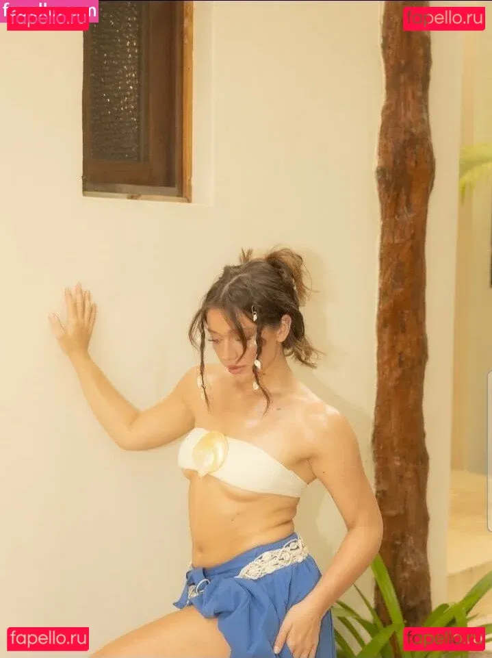 Tabitha Swatosh Onlyfans Photo Gallery 