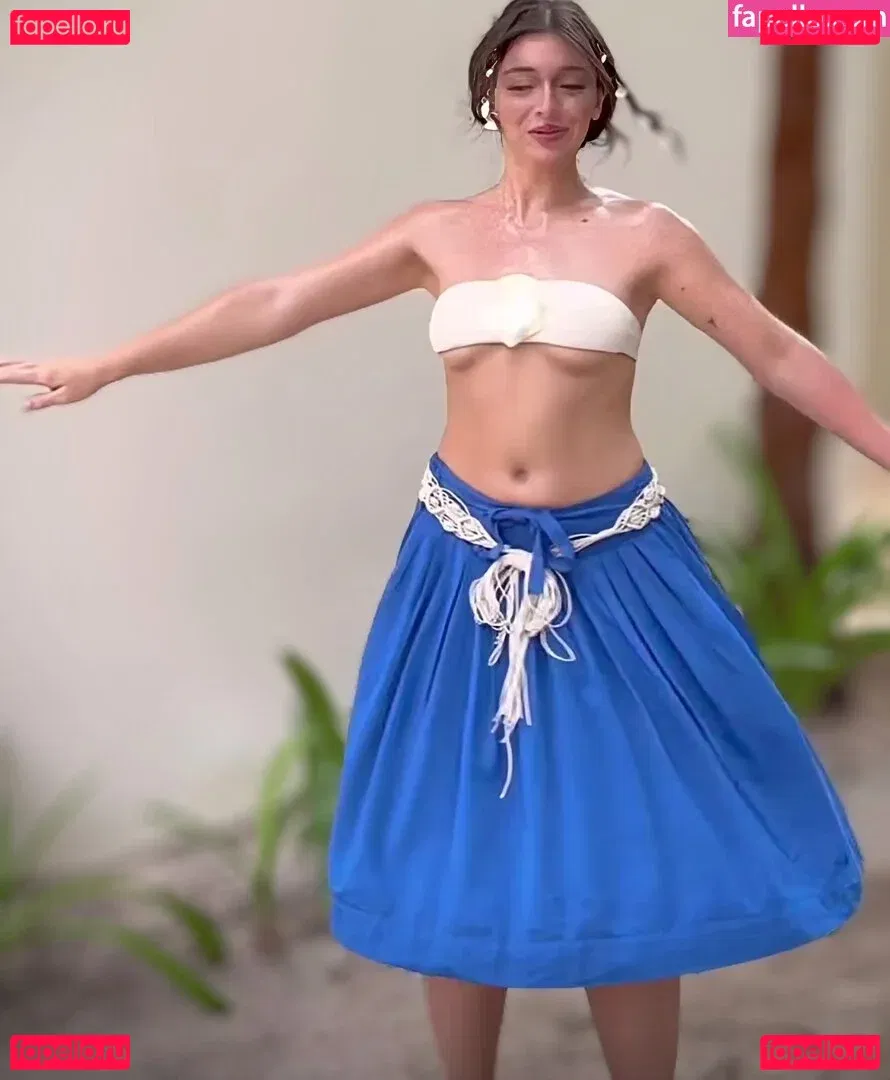 Tabitha Swatosh Onlyfans Photo Gallery 