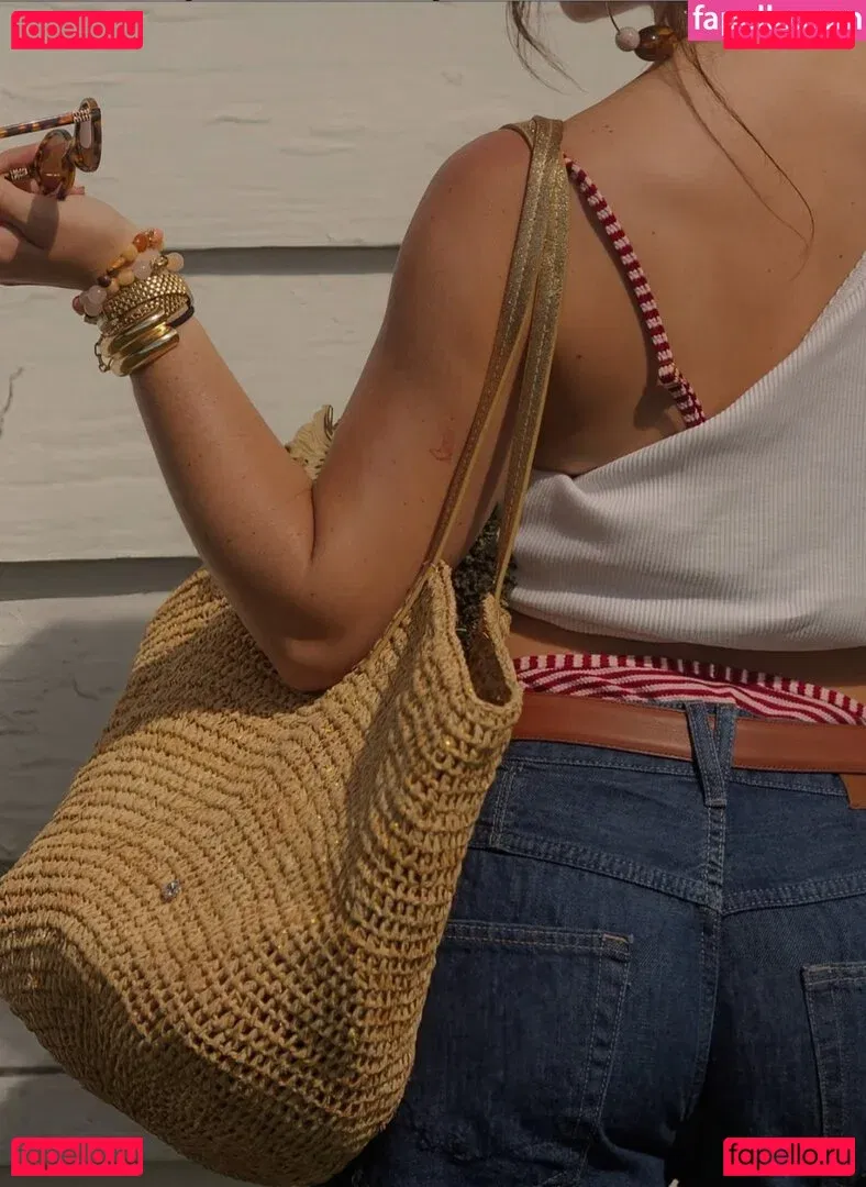 Tabitha Swatosh Onlyfans Photo Gallery 