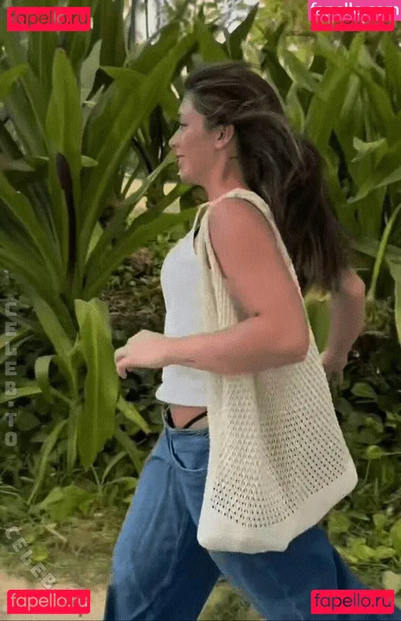 Tabitha Swatosh Onlyfans Photo Gallery 